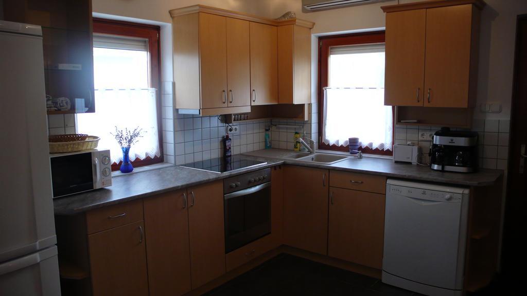 Nyarido Apartman Apartment Alsoors Ngoại thất bức ảnh